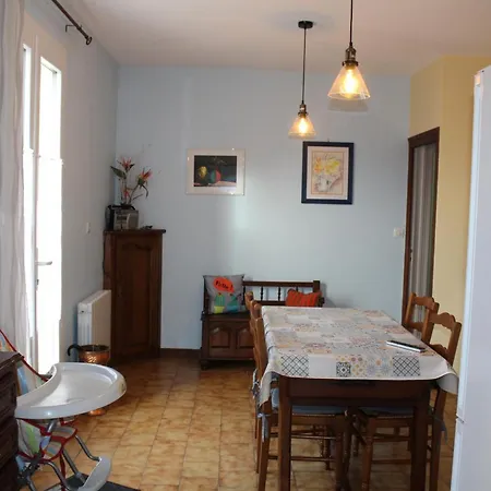 Maison De Charme Avec Jardin Clos Et Terrasse, Proche Des Sites Touristiques Du Perigord Noir - Fr-1-616-67