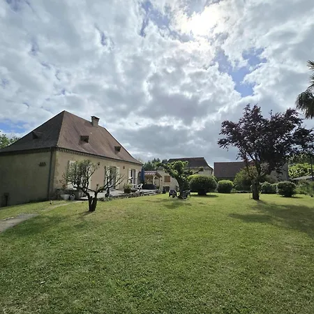 Holiday home Maison De Charme Avec Jardin Clos Et Terrasse, Proche Des Sites Touristiques Du Perigord Noir - Fr-1-616-67 *